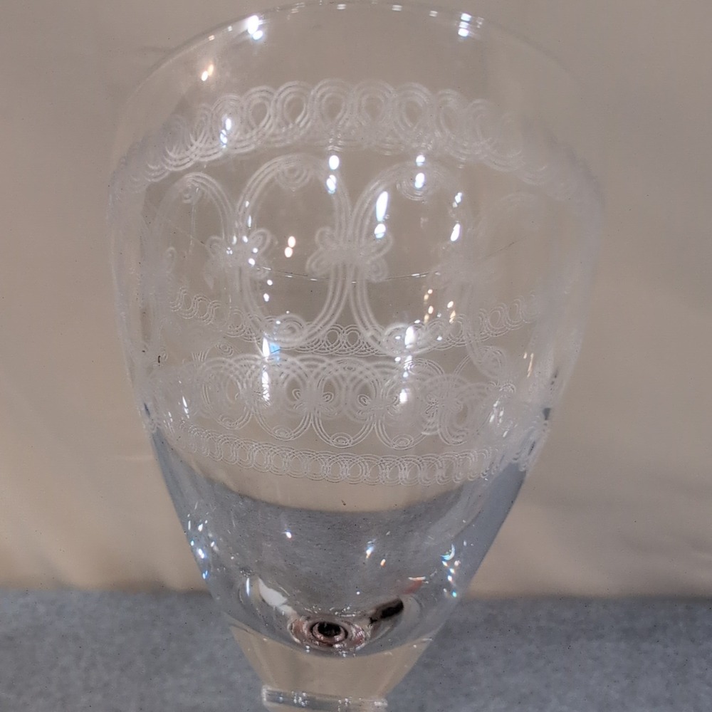 Vintage Etched Lace Crystal Wine Glasses Set of 8 Clear Stemmed Goblets - Picture 3 of 7